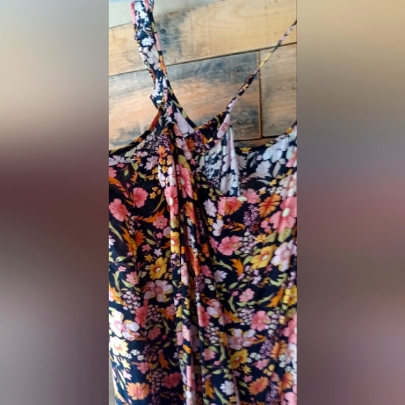 Floral Sleeveless Dress - Picture 9 of 11